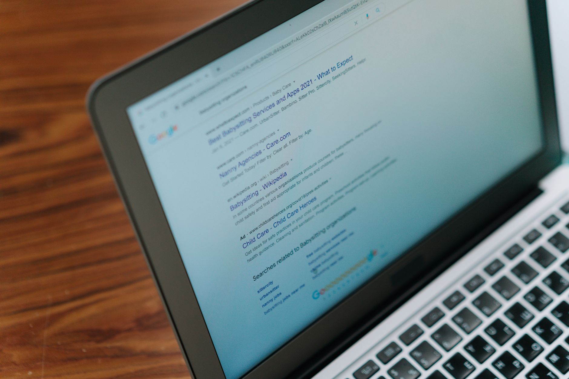 Gambar ilustrasi cara riset keyword efektif untuk optimasi SEO